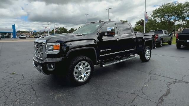 Used 2019 GMC Sierra 2500 Denali w/ Duramax Plus Package AWD/4WD image 4