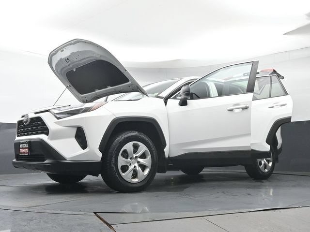 Used 2023 Toyota RAV4 LE AWD/4WD image 44