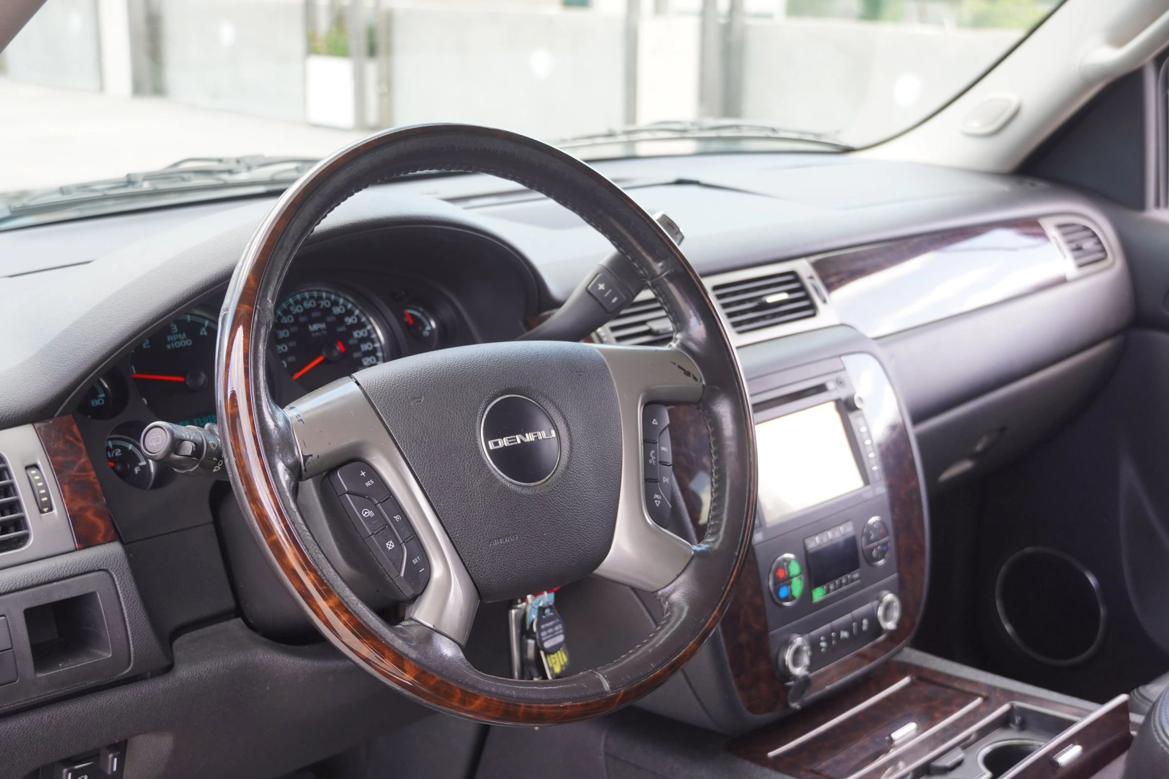 Used 2012 GMC Yukon Denali image 9