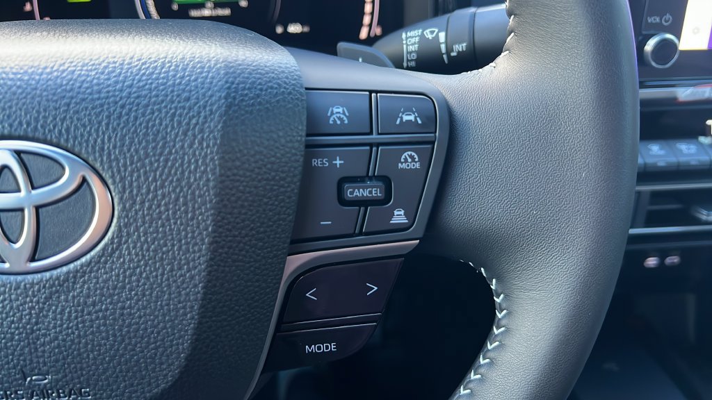 Certified 2026 Toyota Camry Hybrid FWD image 20