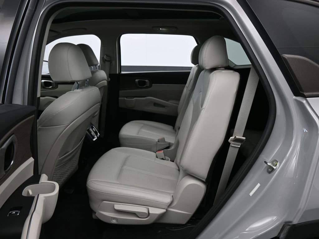 Used 2023 Kia Sorento X-Line EX image 32