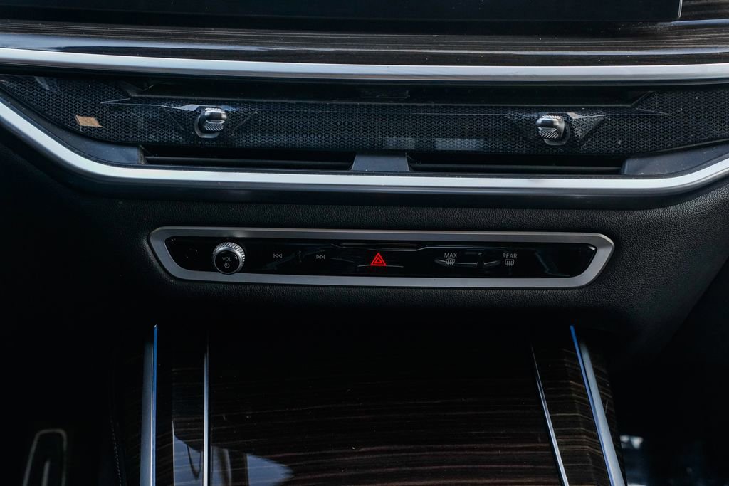 Used 2023 BMW X7 xDrive40i w/ M Sport Package image 14