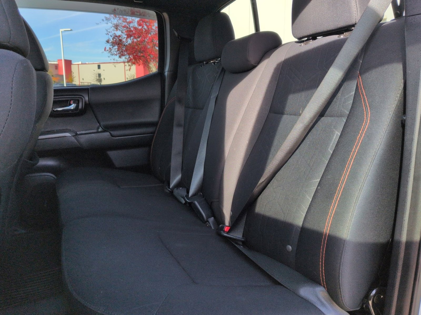 Used 2020 Toyota Tacoma TRD Off-Road w/ Technology Package image 23