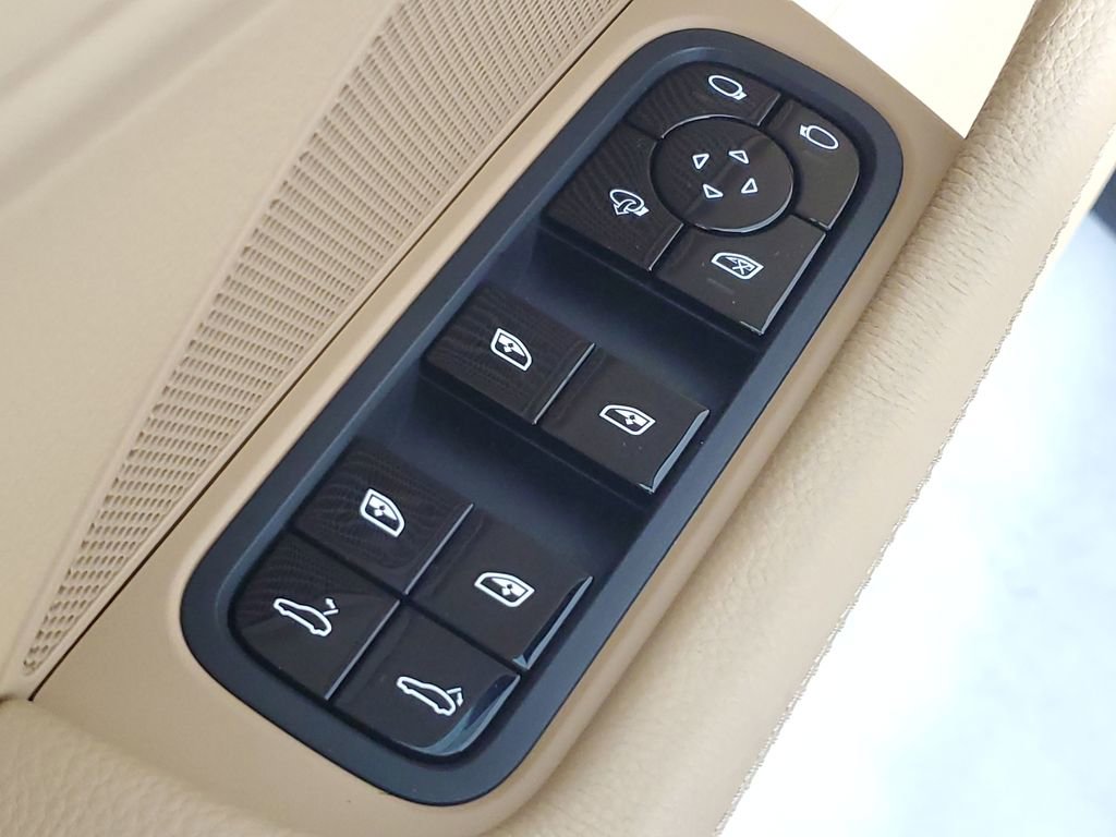 Used 2021 Porsche Panamera 4 image 13