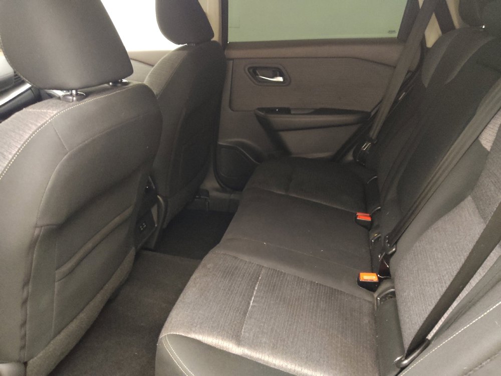 Used 2021 Nissan Rogue SV image 18