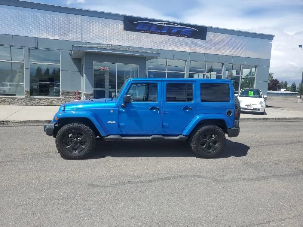 Used 2015 Jeep Wrangler Unlimited Sahara w/ Connectivity Group AWD/4WD image 2