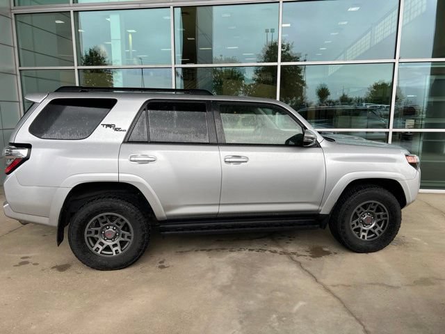 Used 2020 Toyota 4Runner TRD Off-Road Premium AWD/4WD image 2