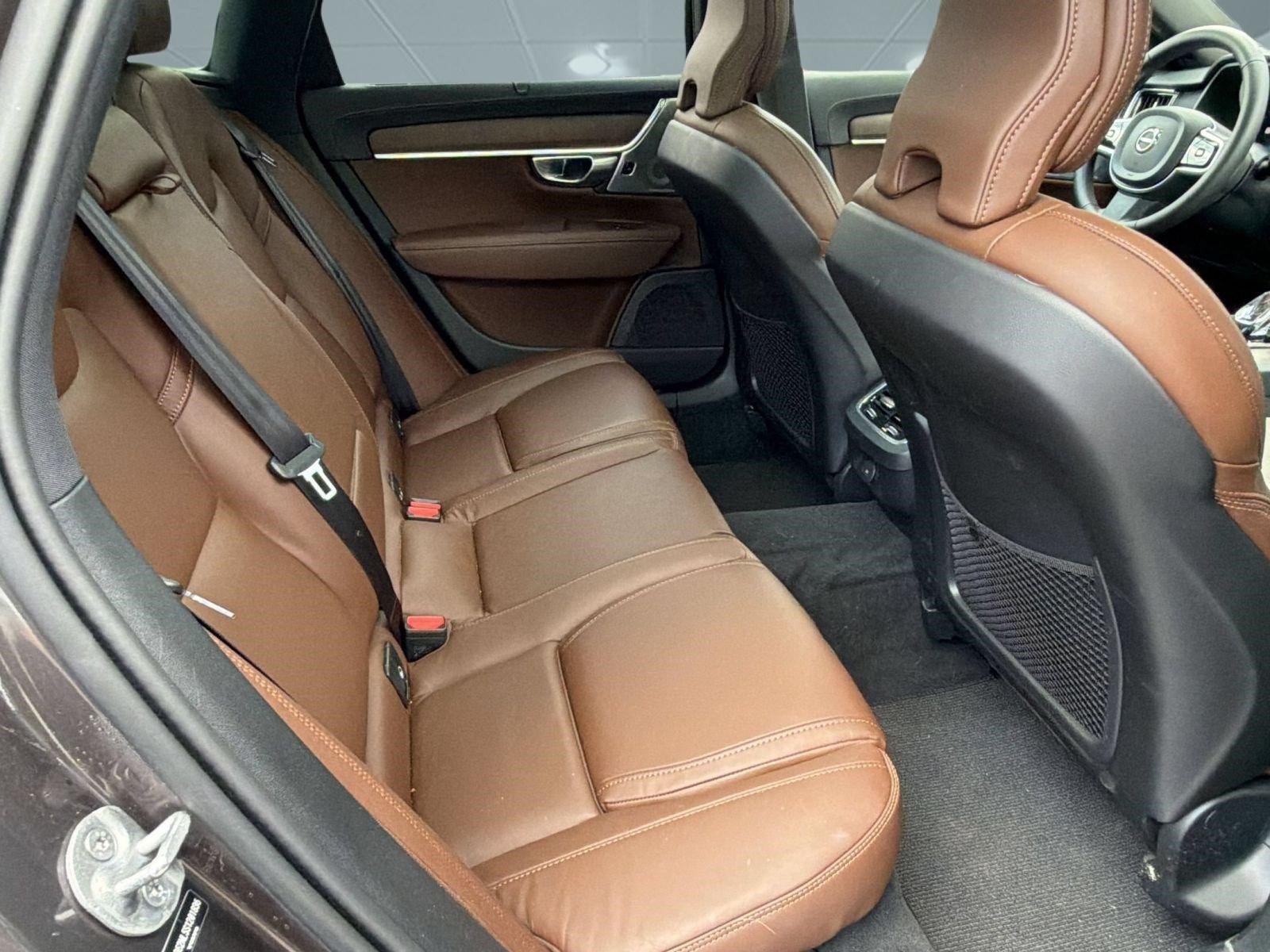 Certified 2025 Volvo V90 B6 Cross Country Ultra AWD/4WD image 30