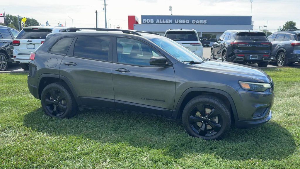 Used 2022 Jeep Cherokee Latitude Lux w/ Sun & Sound Group AWD/4WD image 8