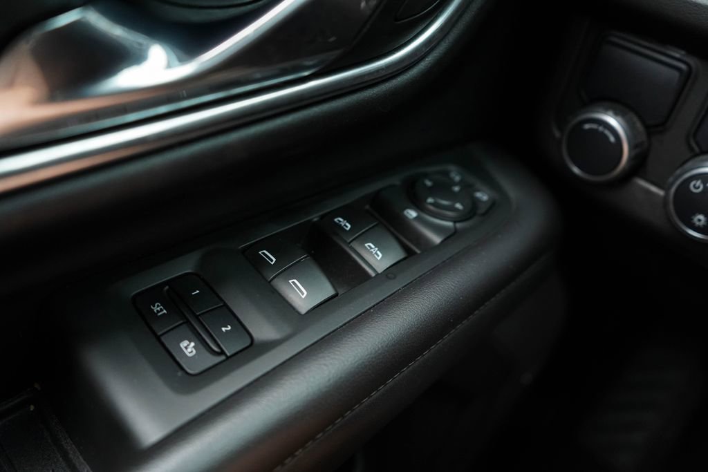 Used 2021 Chevrolet Suburban LT RWD image 29