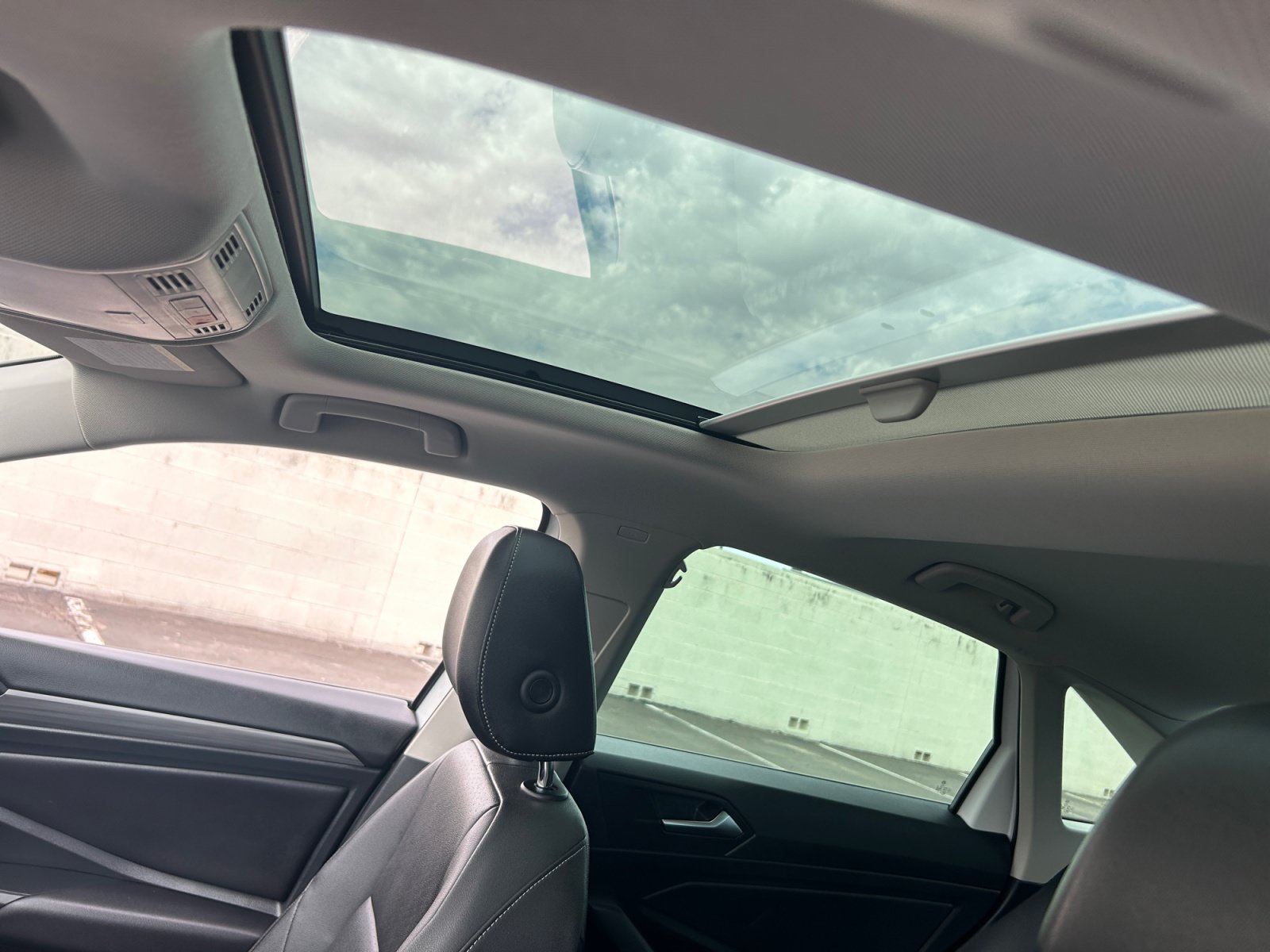 Used 2019 Volkswagen Jetta SEL w/ Cold Weather Package FWD image 32