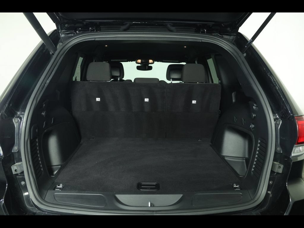 Used 2022 Jeep Grand Cherokee Laredo E w/ Security & Convenience Group AWD/4WD image 11