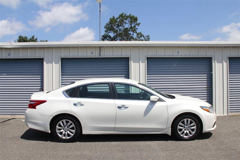 Used 2017 Nissan Altima 2.5 S w/ Power Driver Seat Package FWD image 9