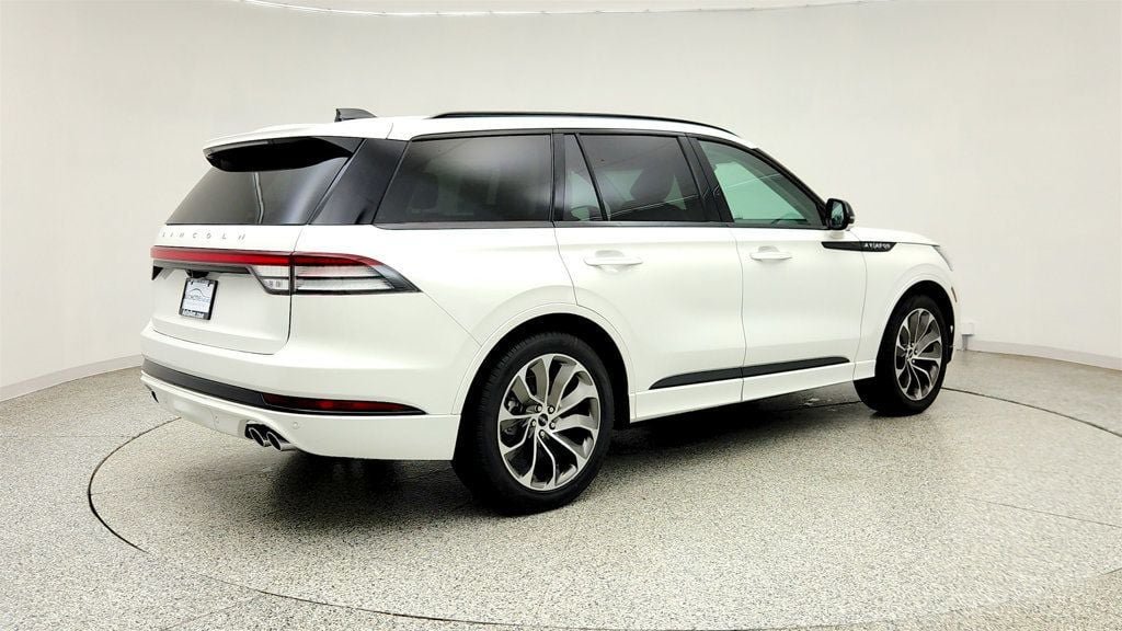 Used 2025 Lincoln Aviator 2WD w/ Jet Appearance Package image 5