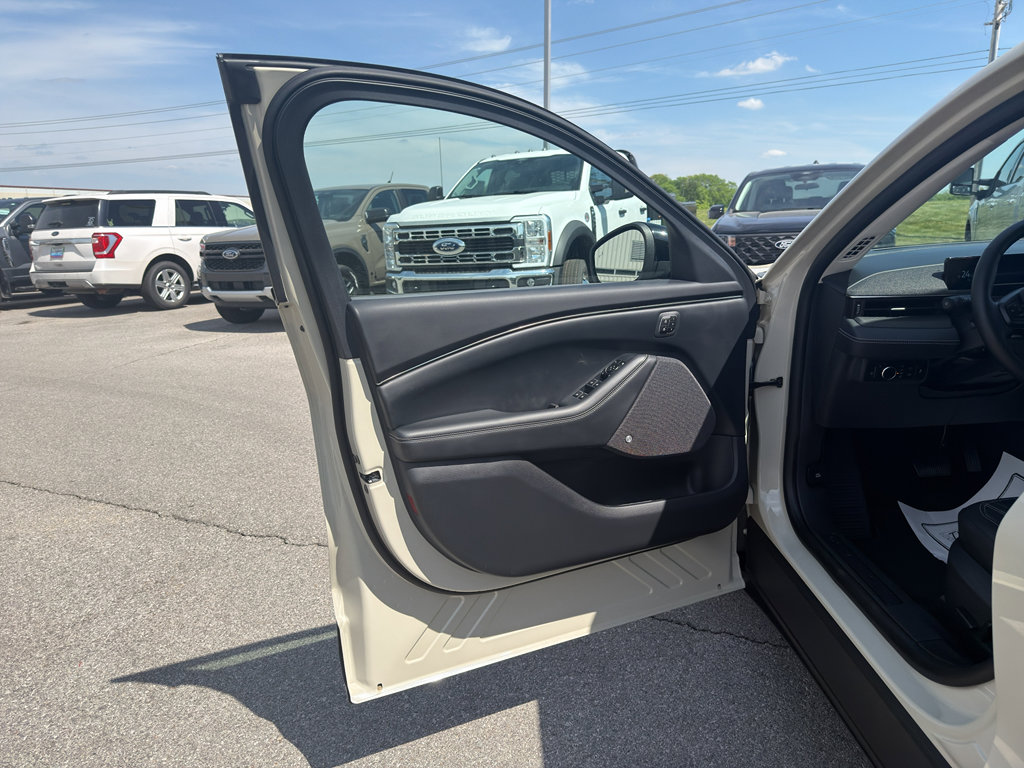 Used 2025 Ford Mustang Mach-E Premium RWD image 17