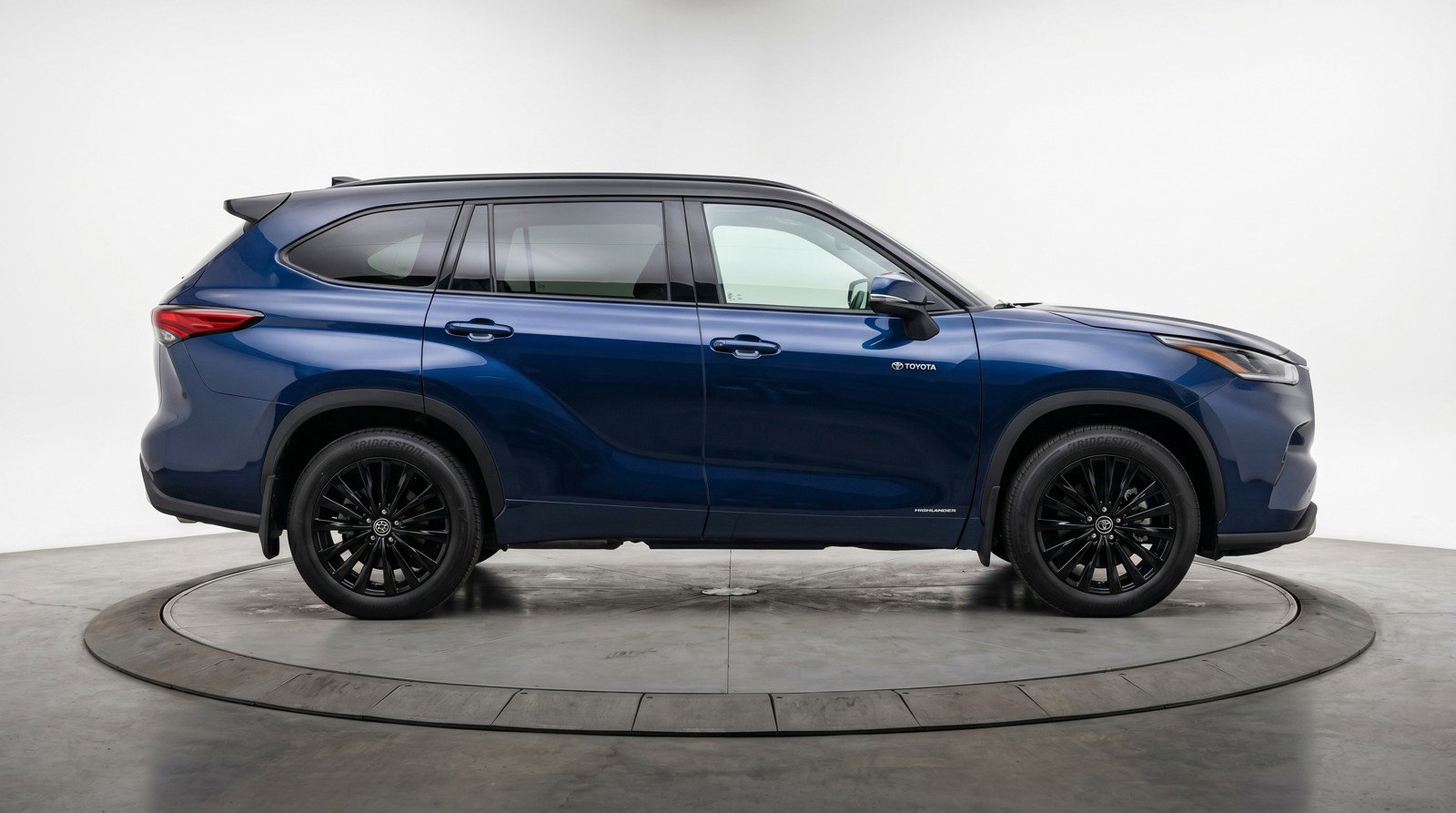 Used 2025 Toyota Highlander XSE AWD/4WD image 11