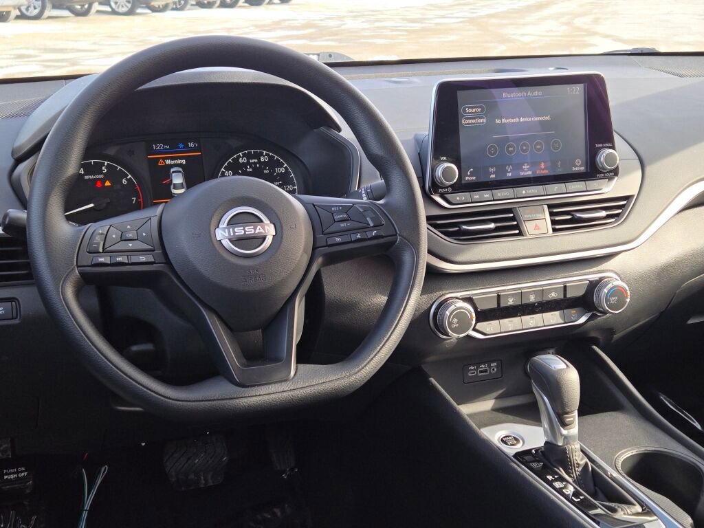 Used 2025 Nissan Altima 2.5 S FWD image 17