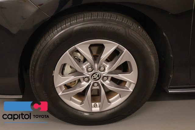 Used 2023 Toyota Sienna XLE FWD image 8