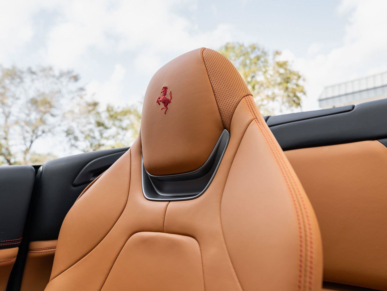 Used 2019 Ferrari Portofino RWD image 41