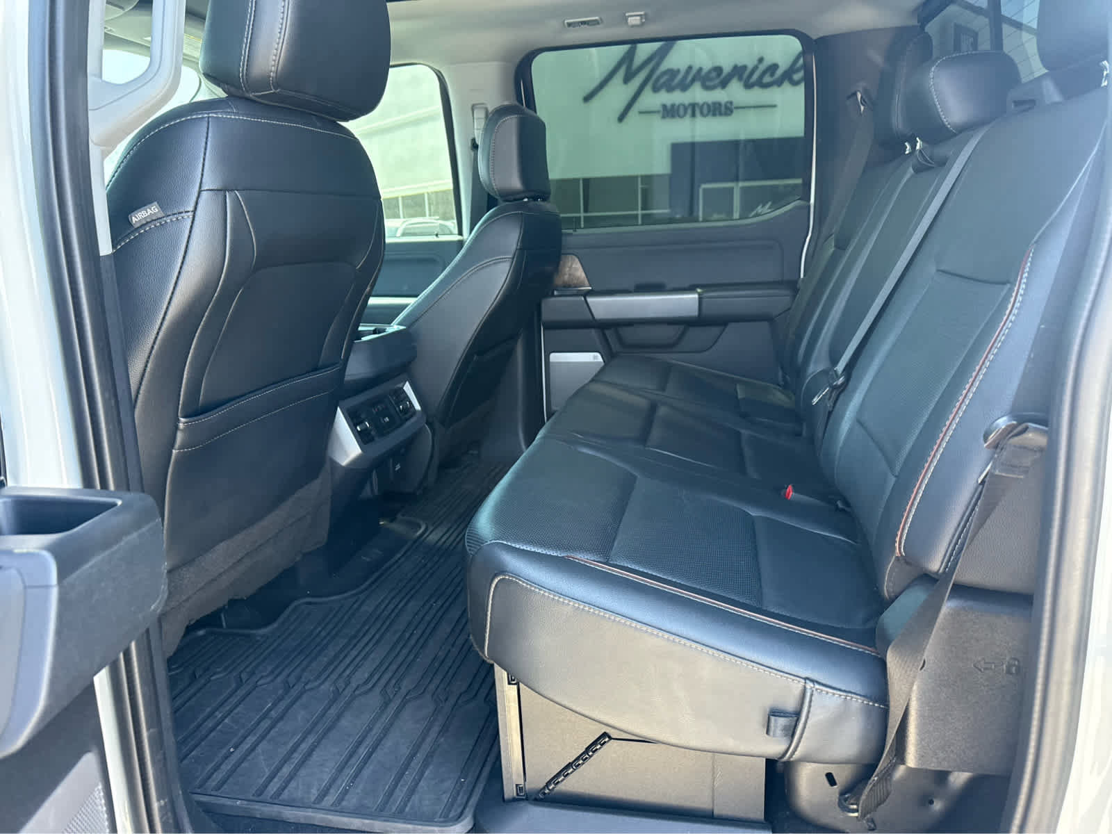 Used 2023 Ford F350 Lariat w/ Chrome Package image 6