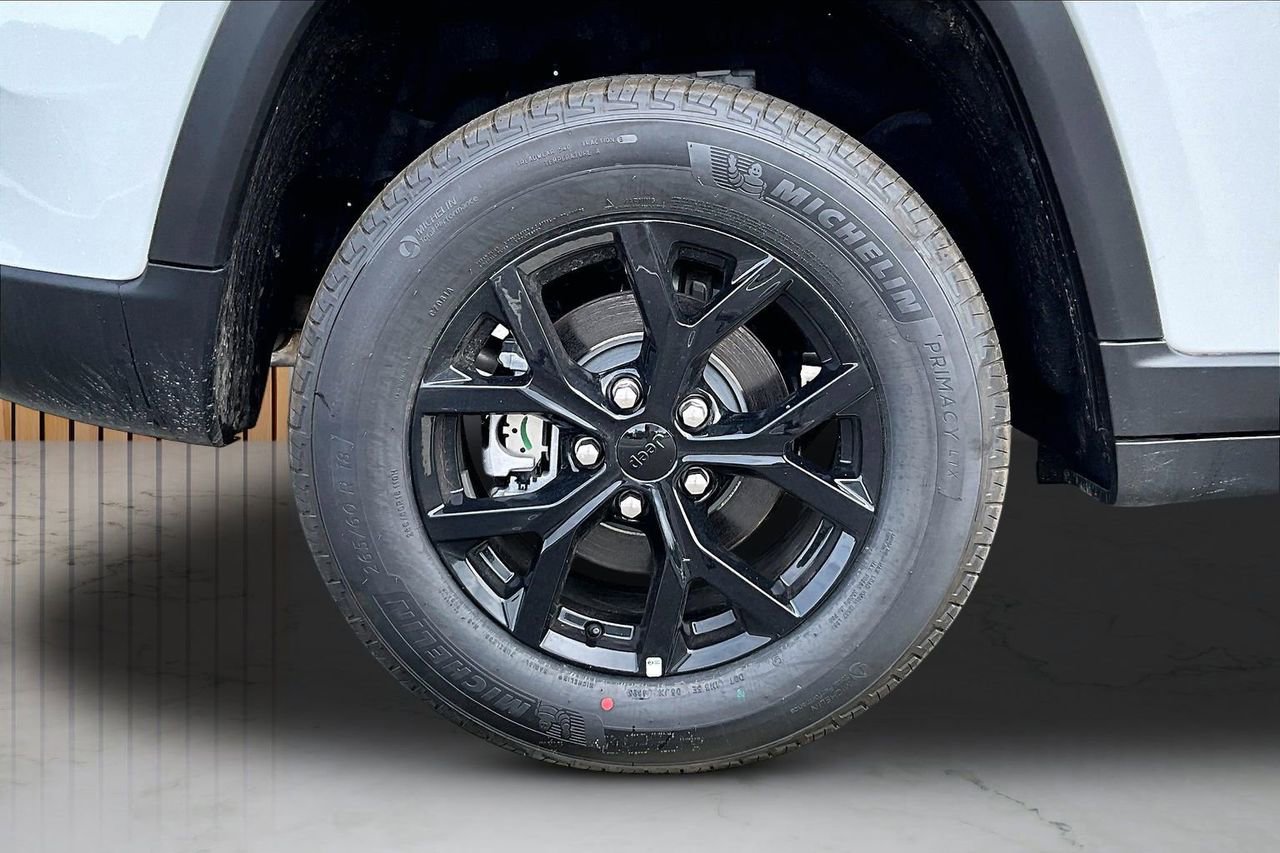 New 2026 Jeep Grand Cherokee Altitude RWD image 35