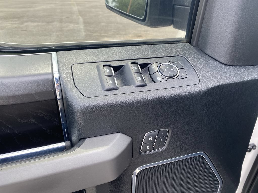 Used 2018 Ford F150 Platinum w/ Equipment Group 701A Luxury AWD/4WD image 18
