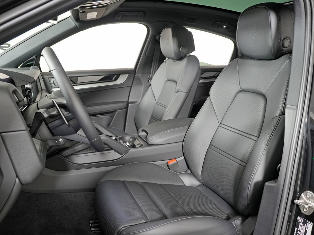 New 2026 Porsche Cayenne Coupe AWD/4WD image 5