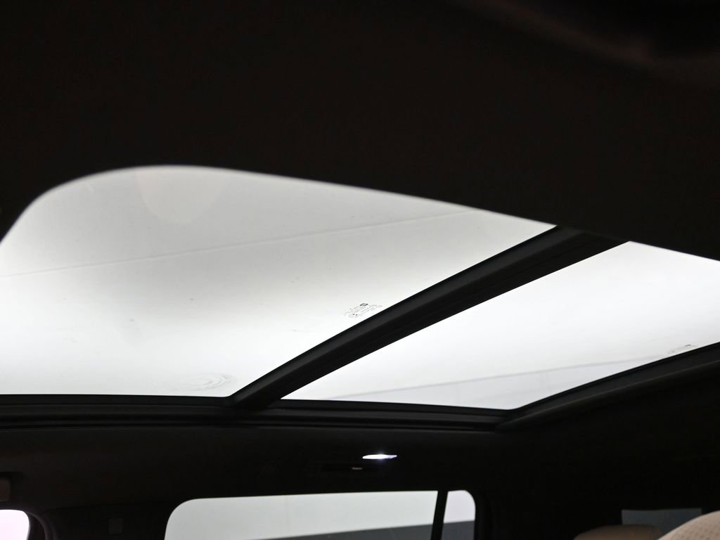 Used 2022 Cadillac Escalade ESV Premium Luxury image 30