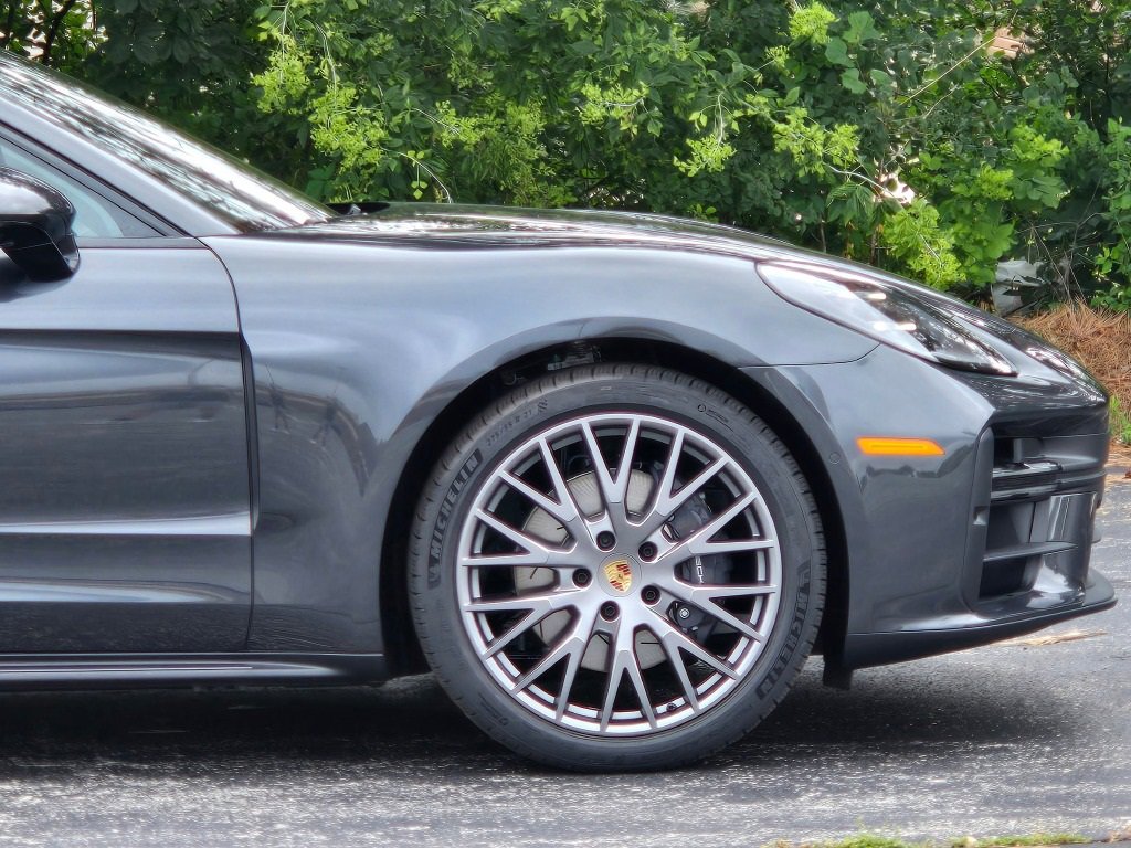 New 2025 Porsche Panamera 4 image 13