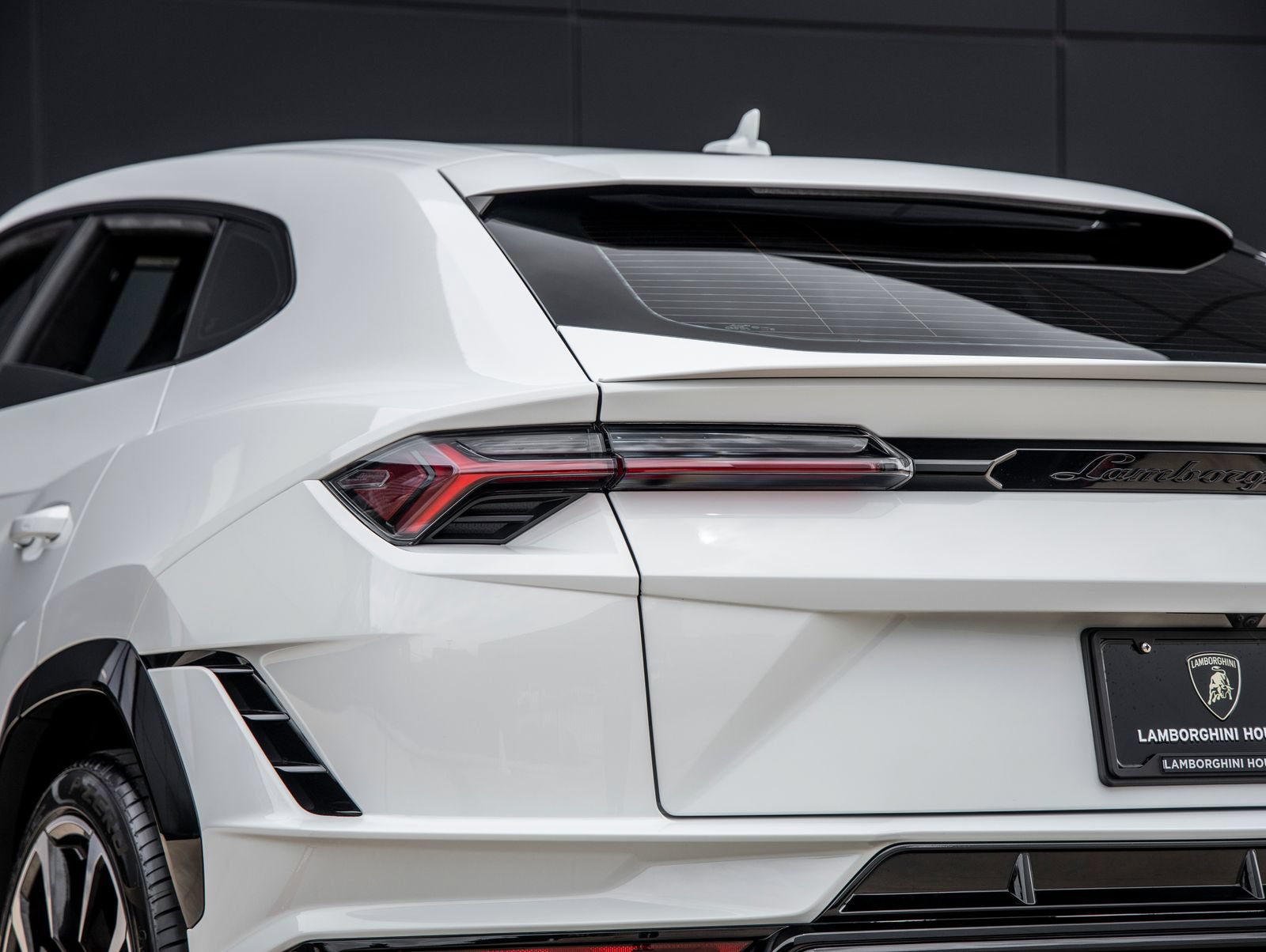 Used 2024 Lamborghini Urus S AWD/4WD image 12