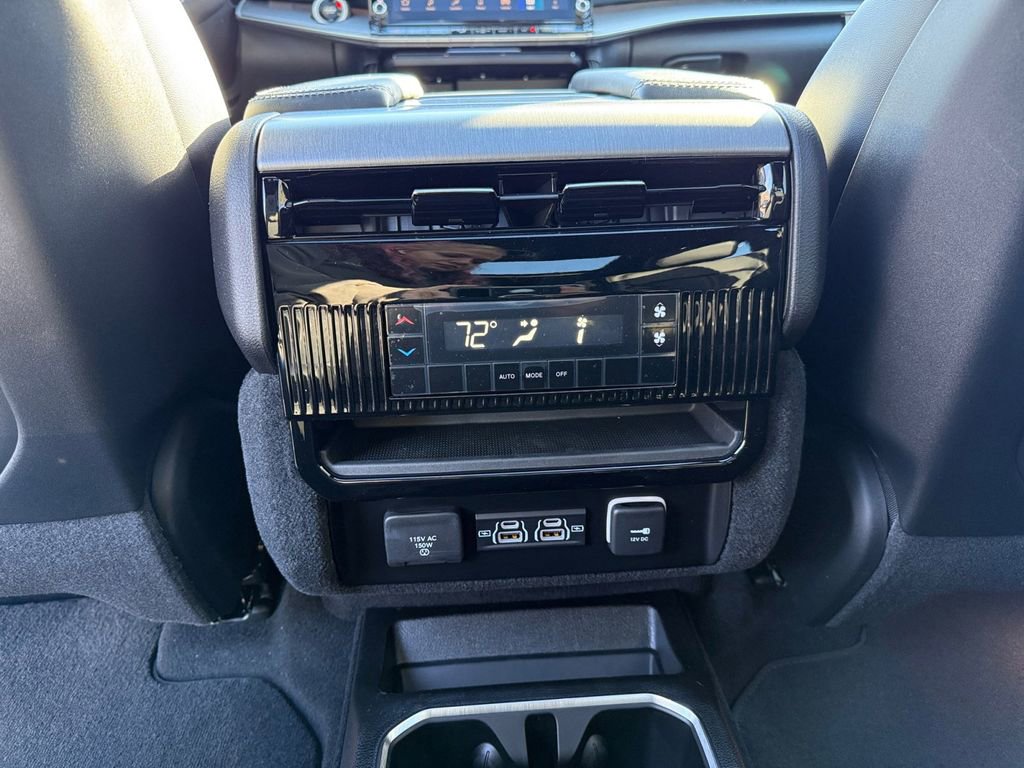 New 2026 Jeep Grand Wagoneer image 23