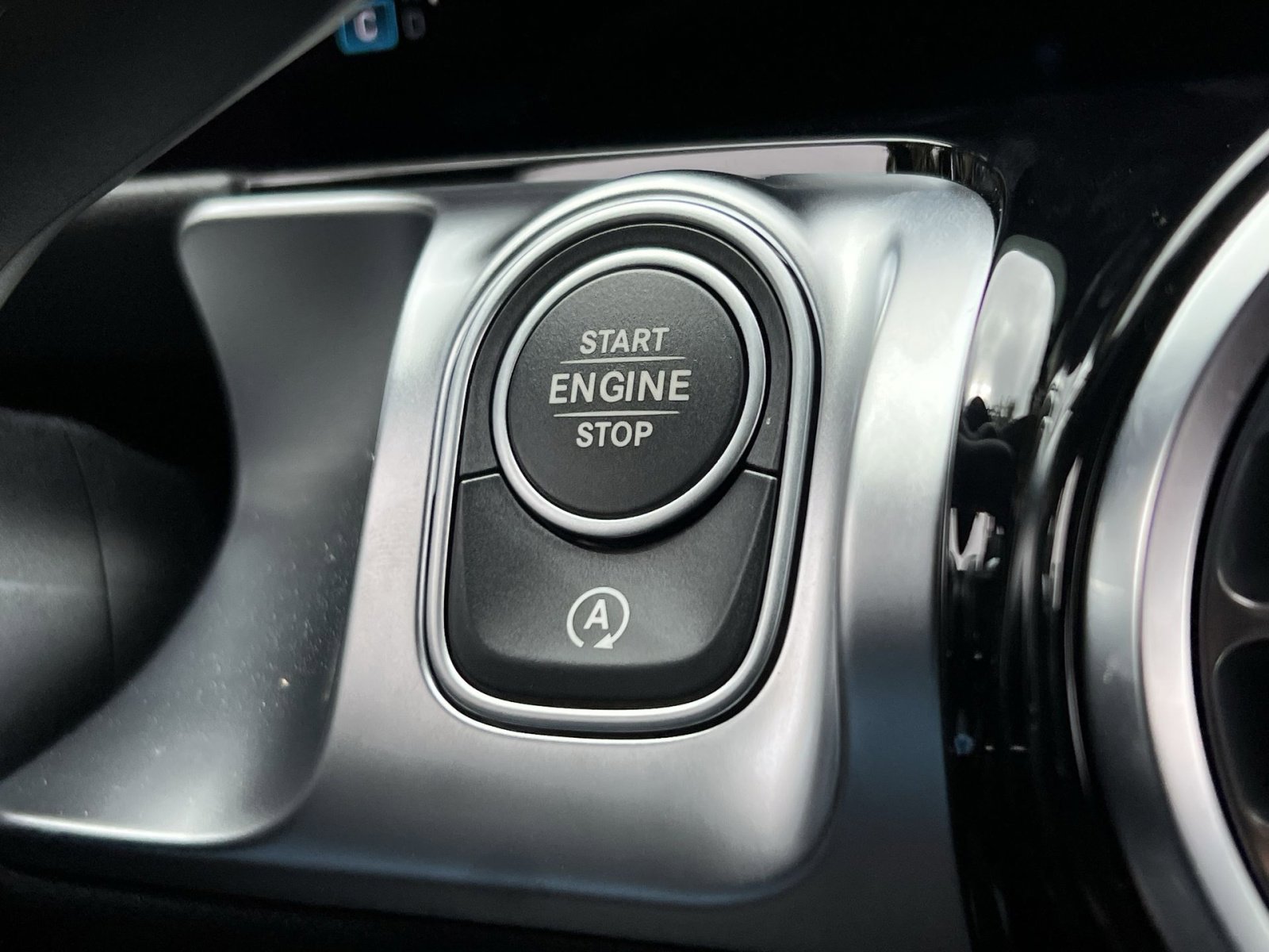 New 2026 Mercedes-Benz GLB 250 4MATIC image 32