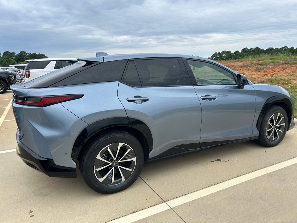 Used 2023 Lexus RZ 450e Premium w/ Technology Package AWD/4WD image 5