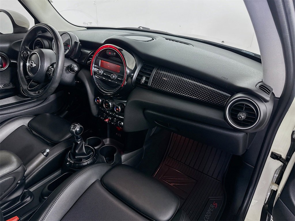 Used 2015 MINI Cooper S image 26