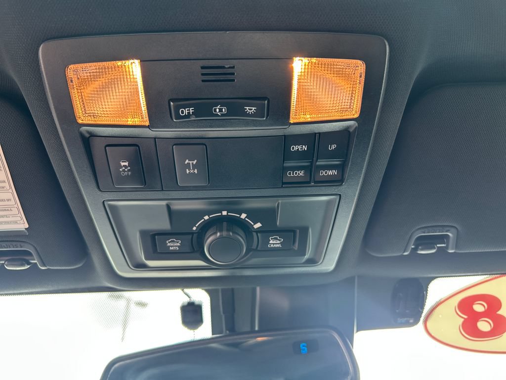 Certified 2018 Toyota Tacoma TRD Off-Road AWD/4WD image 32