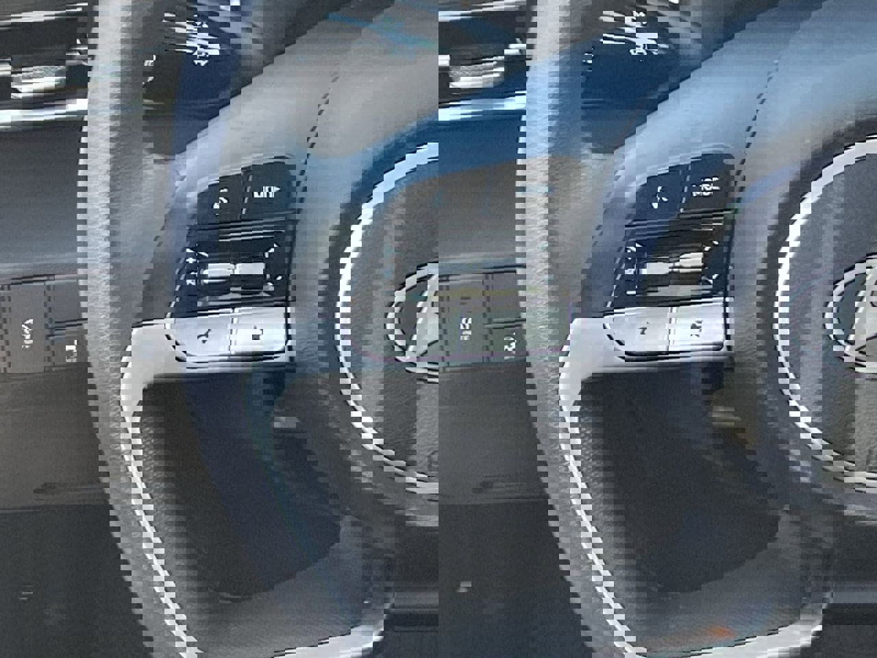 Certified 2024 Hyundai Elantra SE image 22