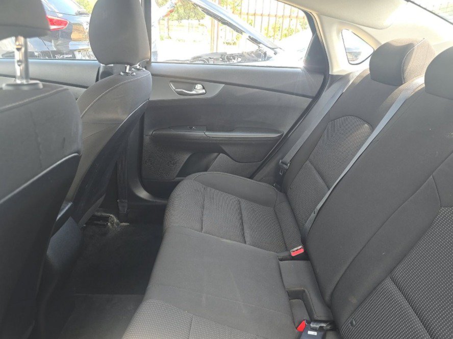 Used 2020 Kia Forte LXS FWD image 8
