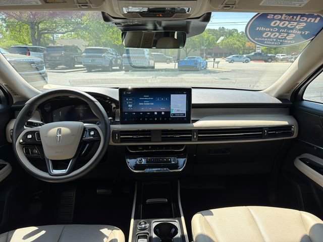 Used 2025 Lincoln Corsair AWD w/ Equipment Group 101A image 15