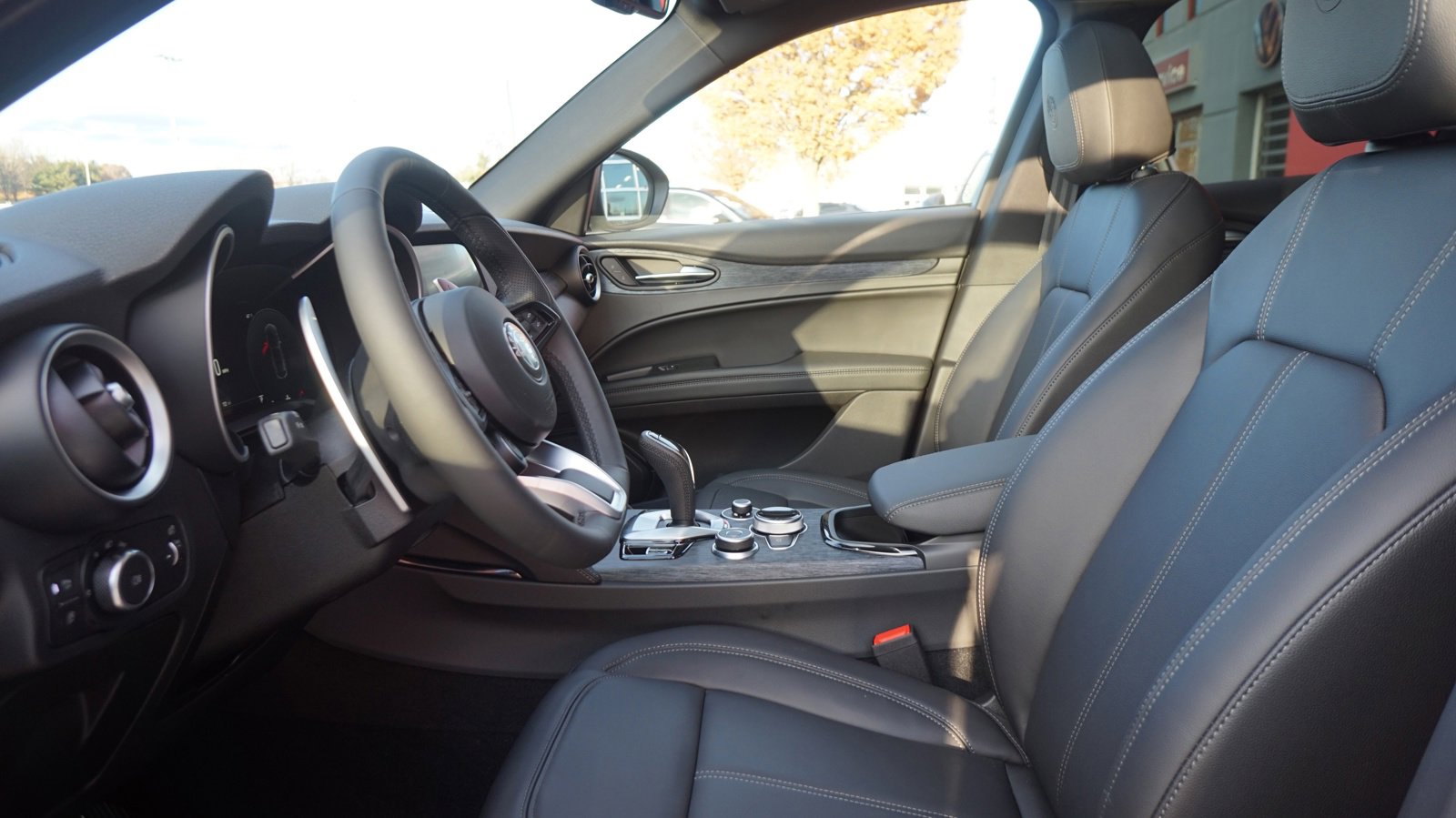 New 2024 Alfa Romeo Stelvio Sprint image 13