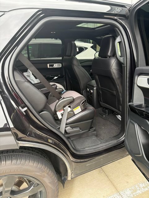 Used 2024 Ford Explorer ST w/ Technology Package AWD/4WD image 17