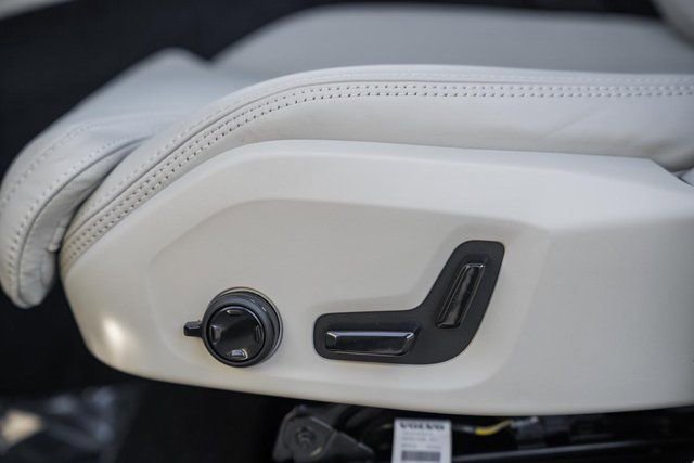 New 2026 Volvo XC60 B5 Ultra w/ Protection Package Premier image 37