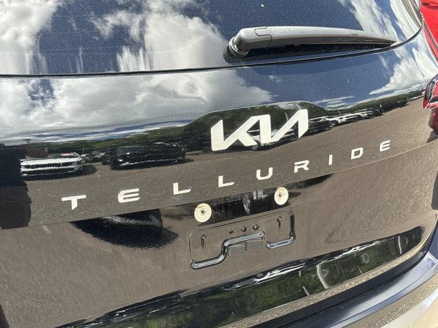 Used 2025 Kia Telluride EX FWD image 10