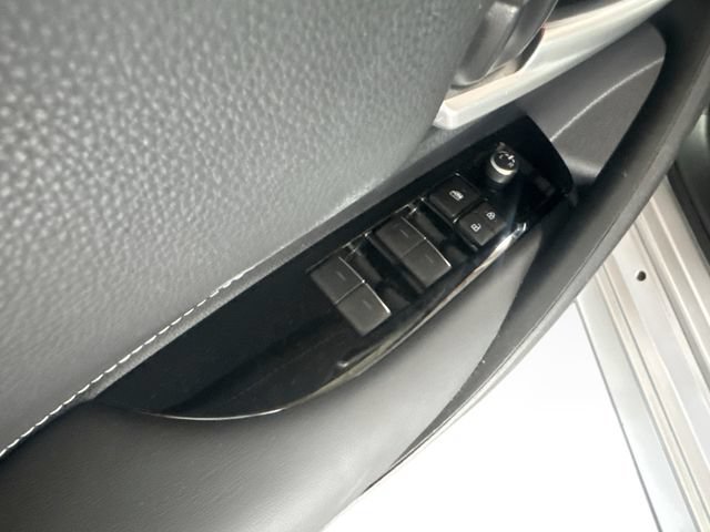 Used 2019 Toyota Corolla SE w/ Carpet Mat Package FWD image 16
