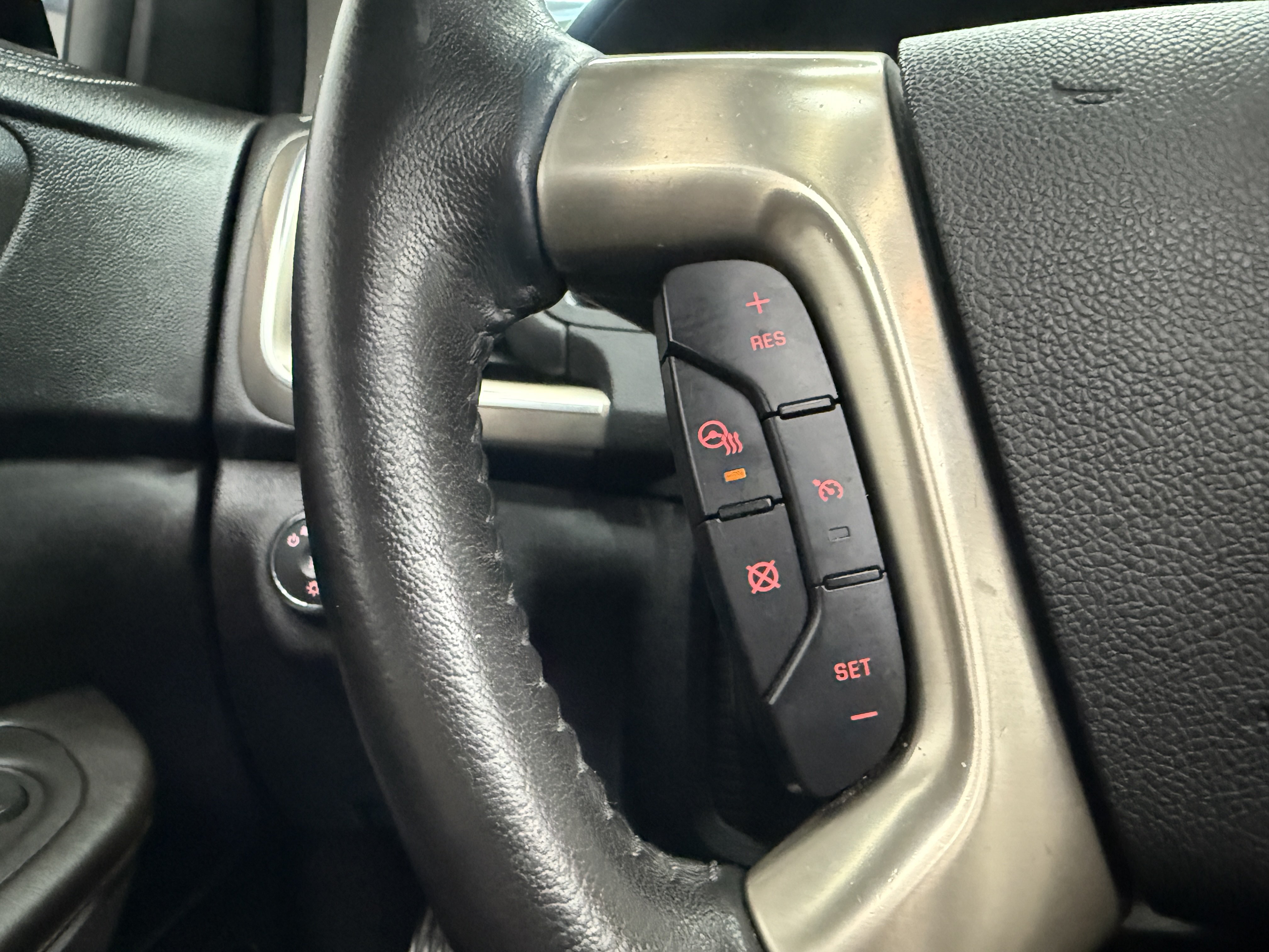 Used 2016 GMC Acadia Denali AWD/4WD image 18