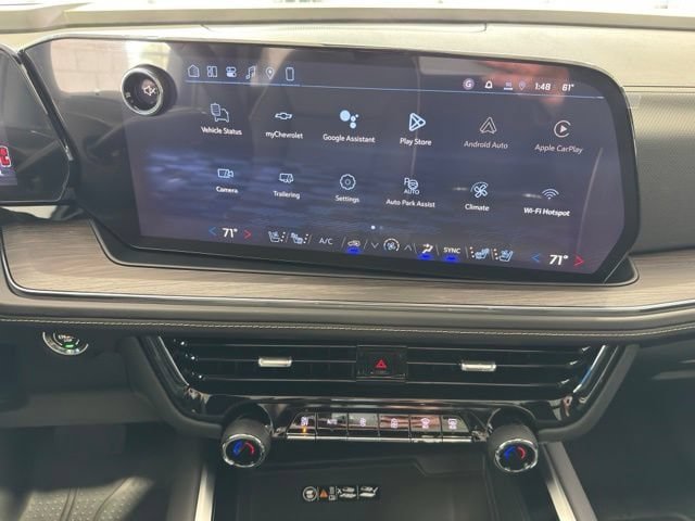 New 2026 Chevrolet Suburban Premier w/ Sun And Tow Package AWD/4WD image 23