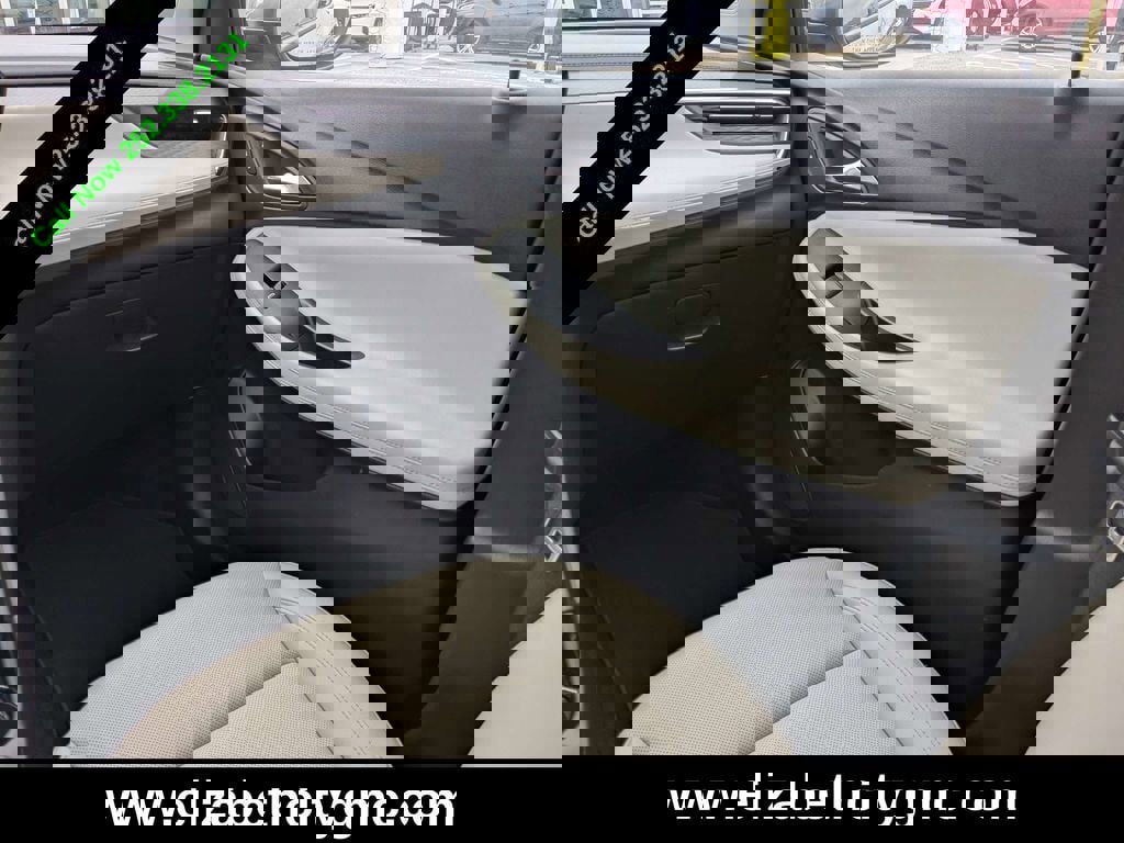 Used 2024 Buick Encore GX Sport Touring image 18