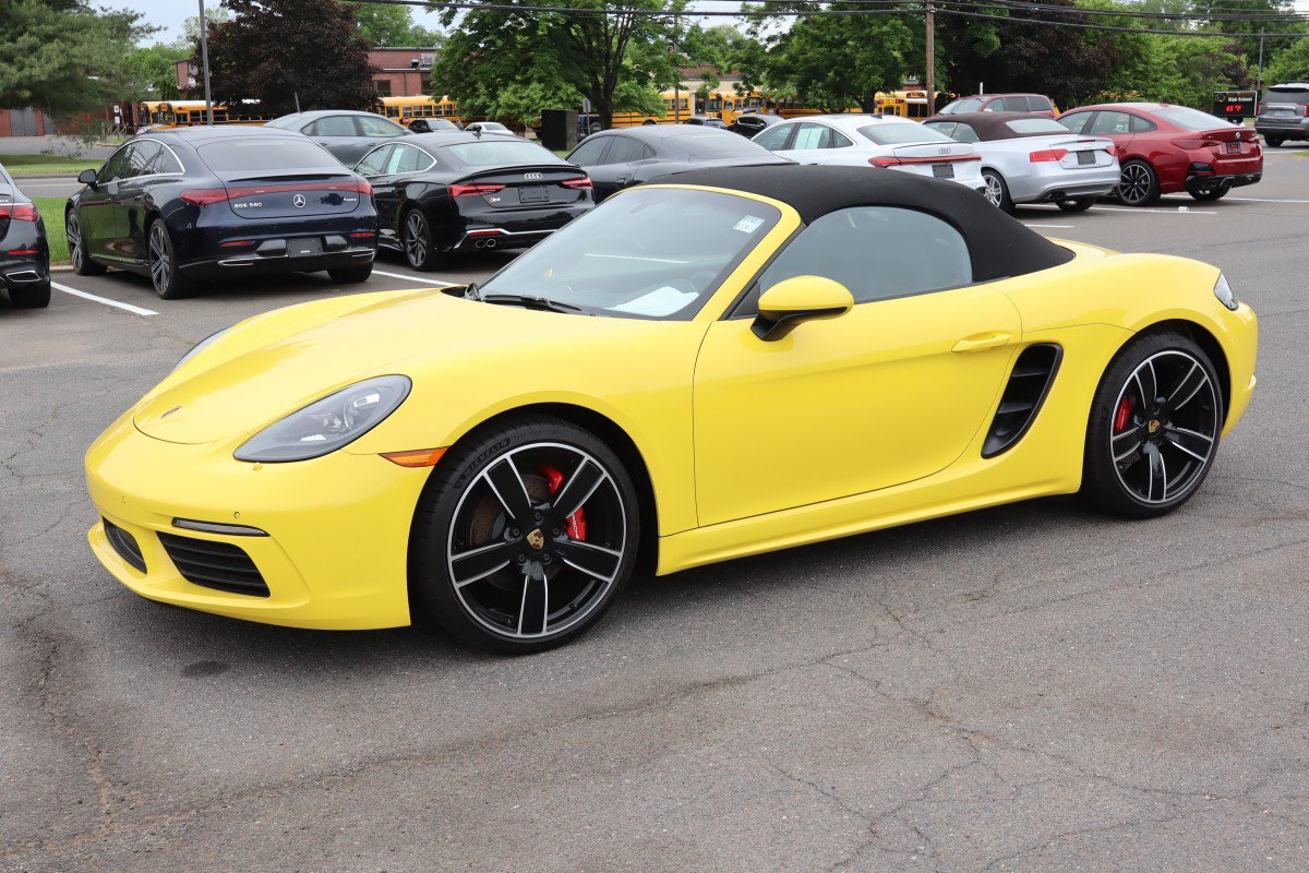 Used 2023 Porsche 718 Boxster S RWD image 2
