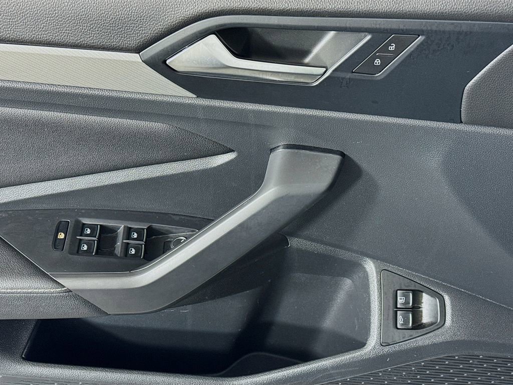 Used 2024 Volkswagen Jetta Sport image 17