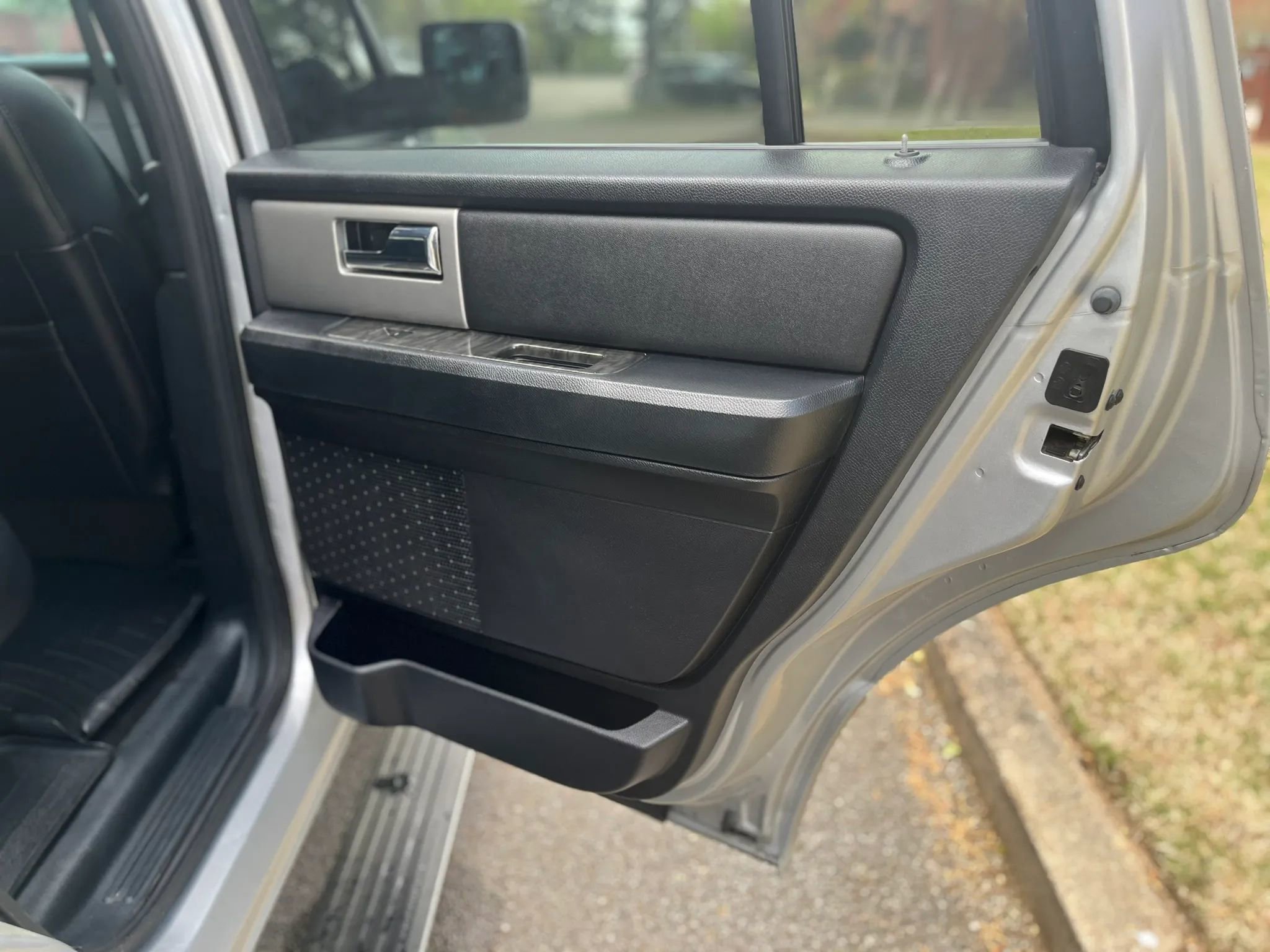 Used 2017 Ford Expedition Limited w/ Equipment Group 301A image 22