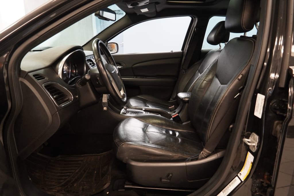 Used 2012 Chrysler 200 Limited w/ Sun/Sound Group image 6